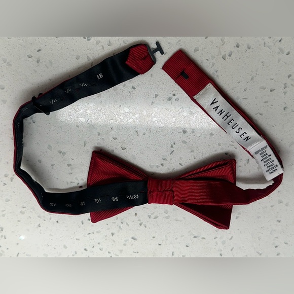 VAN HEUSEN Men’s Bow Tie-Red Adjustable - Picture 2 of 6